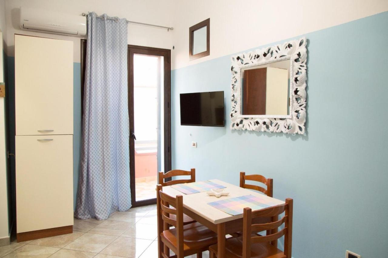 By The Sea Bed & Breakfast Теразини Екстериор снимка