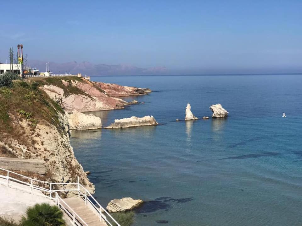 By The Sea Bed & Breakfast Теразини Екстериор снимка