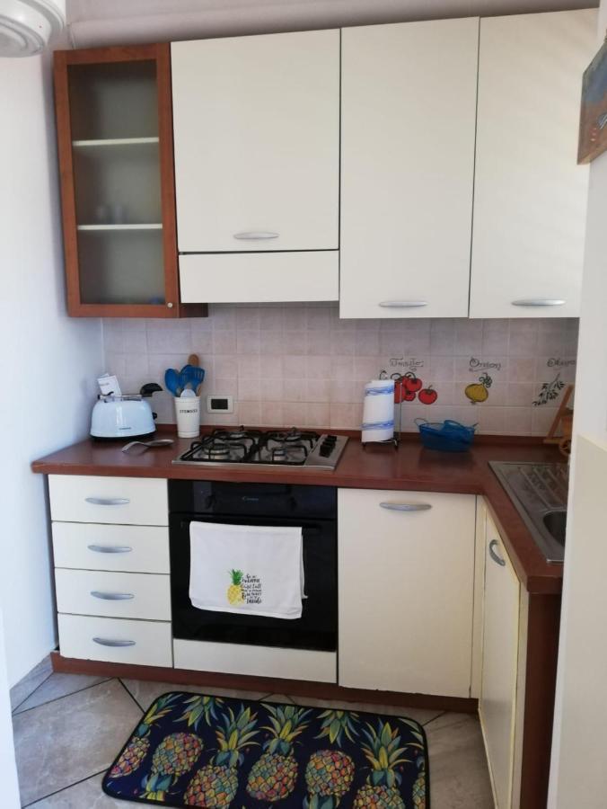By The Sea Bed & Breakfast Теразини Екстериор снимка