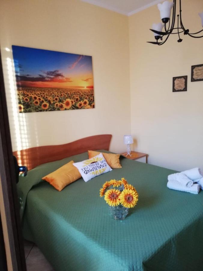 By The Sea Bed & Breakfast Теразини Екстериор снимка